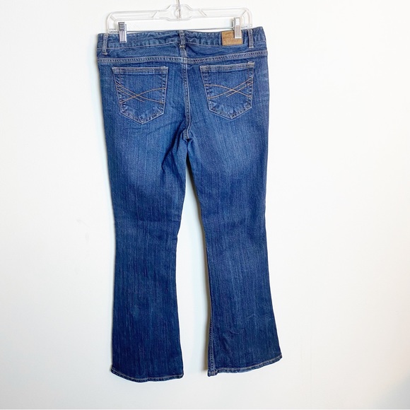 Aeropostale Hailey Flare Leg Denim Jeans Medium Wash Womens 9/10 Short - Picture 2 of 8